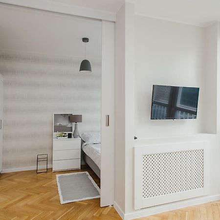 Shortstaypoland Grzybowska ワルシャワ エクステリア 写真